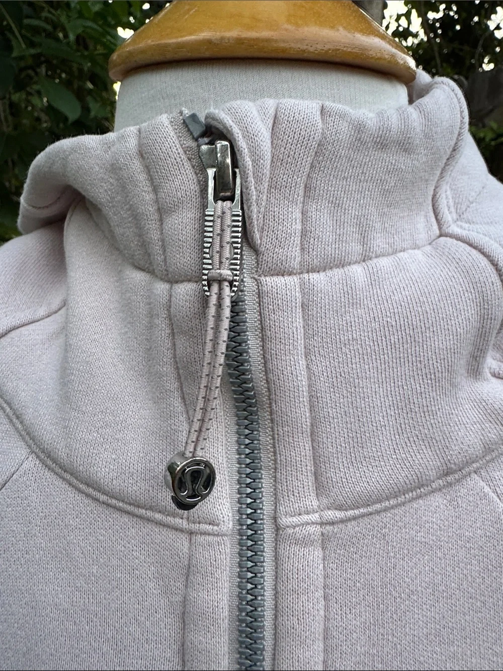 Lululemon Scuba Hoodie *Classic Cotton Fleece*, beige, size 6
